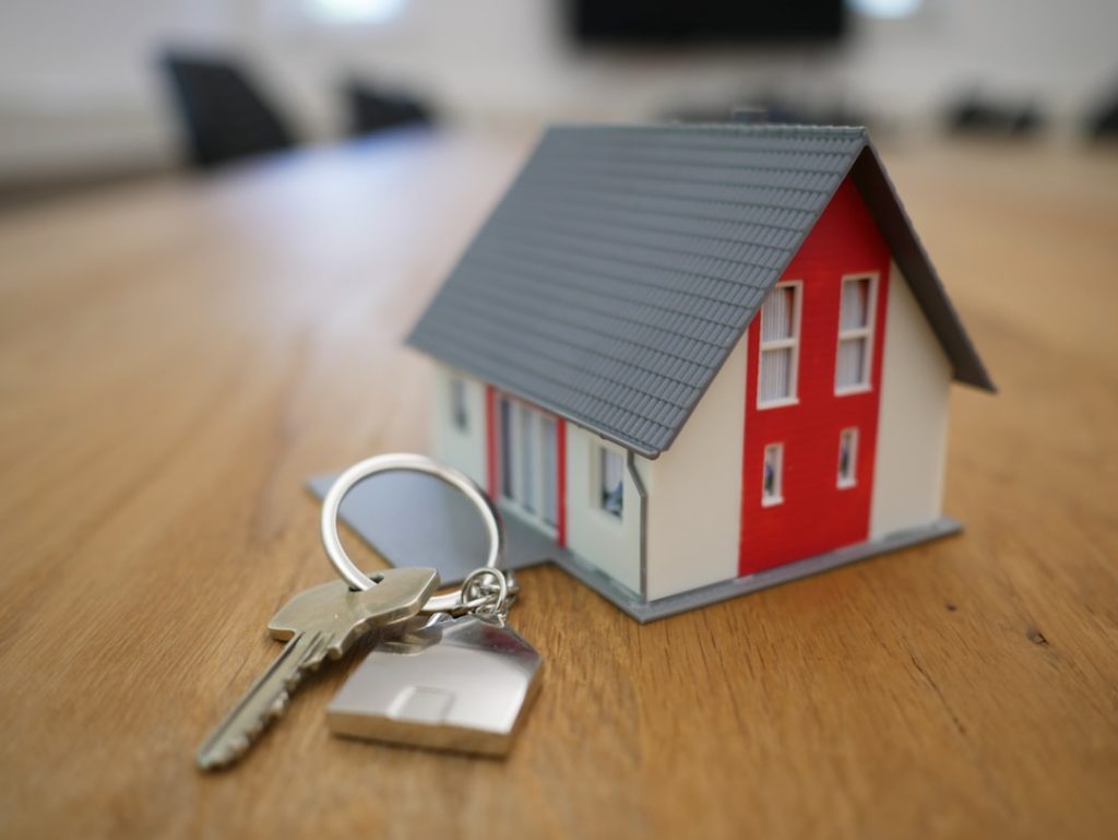 découvrez tout sur l'assurance immobilière : protégez vos biens avec des couvertures adaptées, des conseils d'experts et des solutions sur mesure pour minimiser les risques liés à l'immobilier.