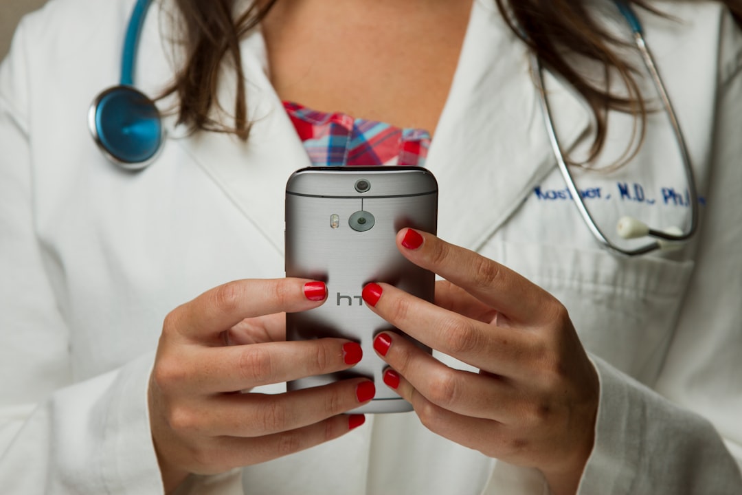 découvrez nos solutions d'assurance santé adaptées à vos besoins. protégez votre santé et celle de votre famille avec des couvertures complètes et des services de qualité. obtenez un devis personnalisé dès aujourd'hui !