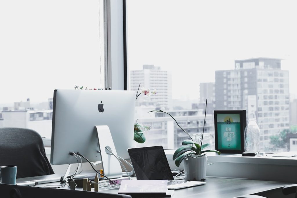 découvrez comment l'assurance entreprise protège votre activité contre les risques financiers et juridiques. explorez nos solutions d'assurance adaptées à vos besoins spécifiques pour garantir la pérennité de votre entreprise.