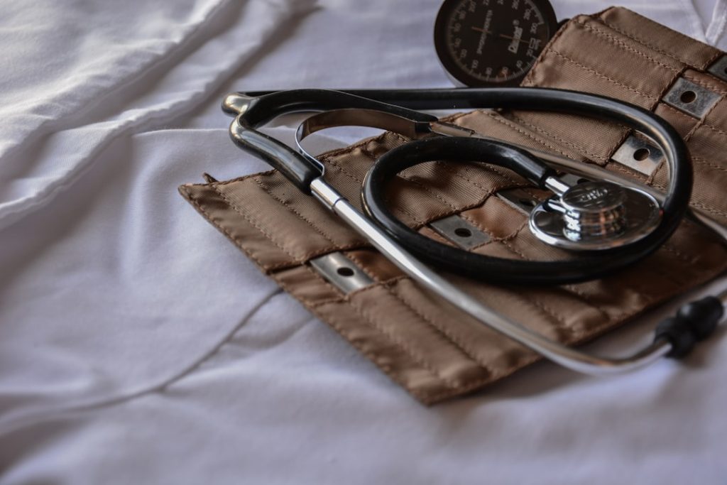 découvrez nos solutions d'assurance santé adaptées à vos besoins. protégez votre santé et celle de votre famille avec des garanties complètes et un service client dédié. comparez les offres et choisissez la couverture idéale pour vous.