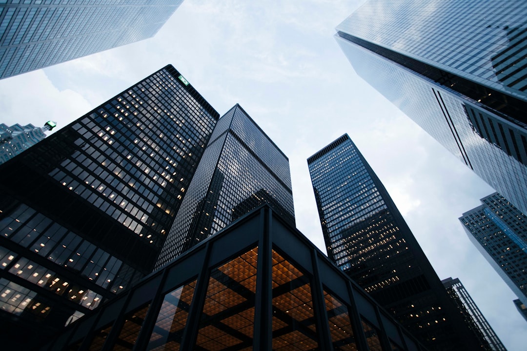 découvrez nos solutions d'assurance adaptées aux entreprises. protégez votre activité avec des couvertures sur mesure pour les risques professionnels. obtenez des conseils d'experts et une protection fiable pour garantir la pérennité de votre entreprise.