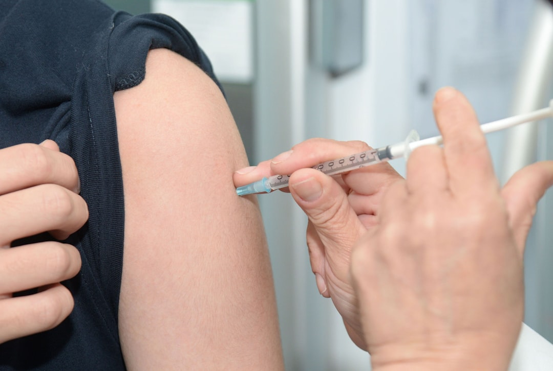 découvrez l'assurance responsabilité professionnelle médicale, essentielle pour les professionnels de la santé. protégez-vous contre les réclamations pour faute professionnelle et assurez votre avenir avec une couverture adaptée à vos besoins.
