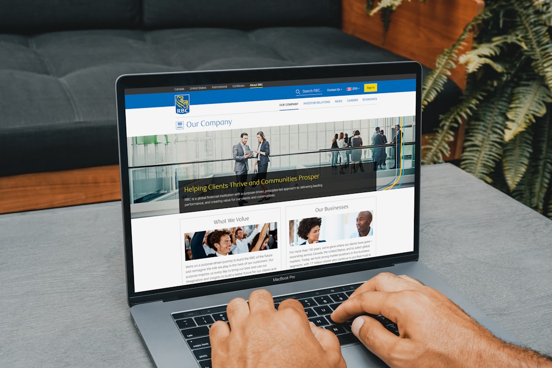 découvrez l'assurance multirisque, une solution complète qui protège votre domicile, vos biens et vos responsabilités. protégez-vous contre les imprévus et bénéficiez d'une couverture adaptée à vos besoins. obtenez un devis personnalisé dès aujourd'hui.