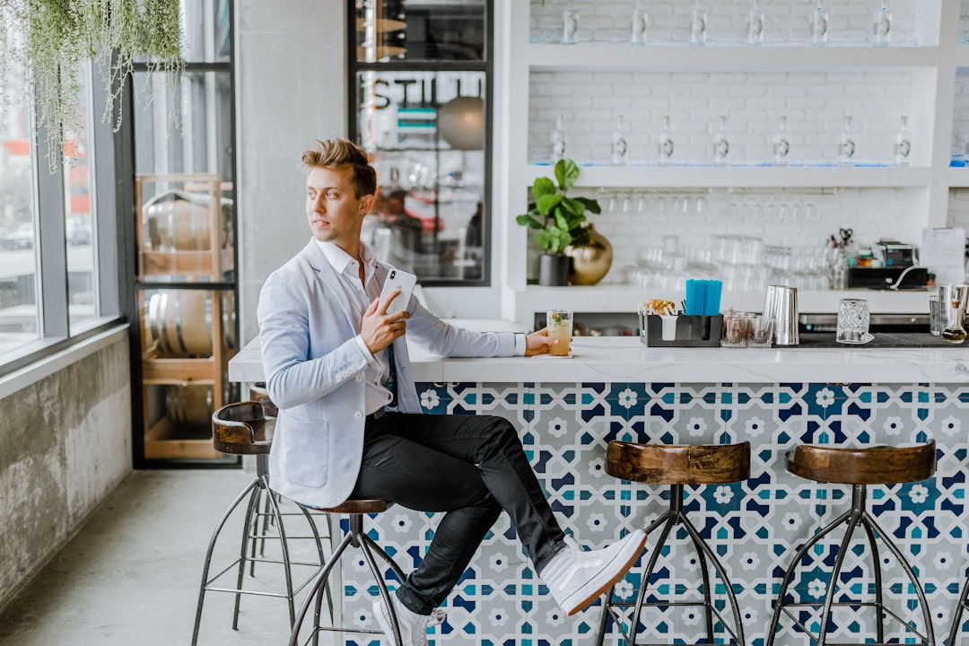 découvrez l'assurance responsabilité professionnelle, essentielle pour protéger les professionnels contre les risques financiers liés à des erreurs ou omissions dans leur travail. assurez votre avenir et celui de votre entreprise grâce à une couverture adaptée.