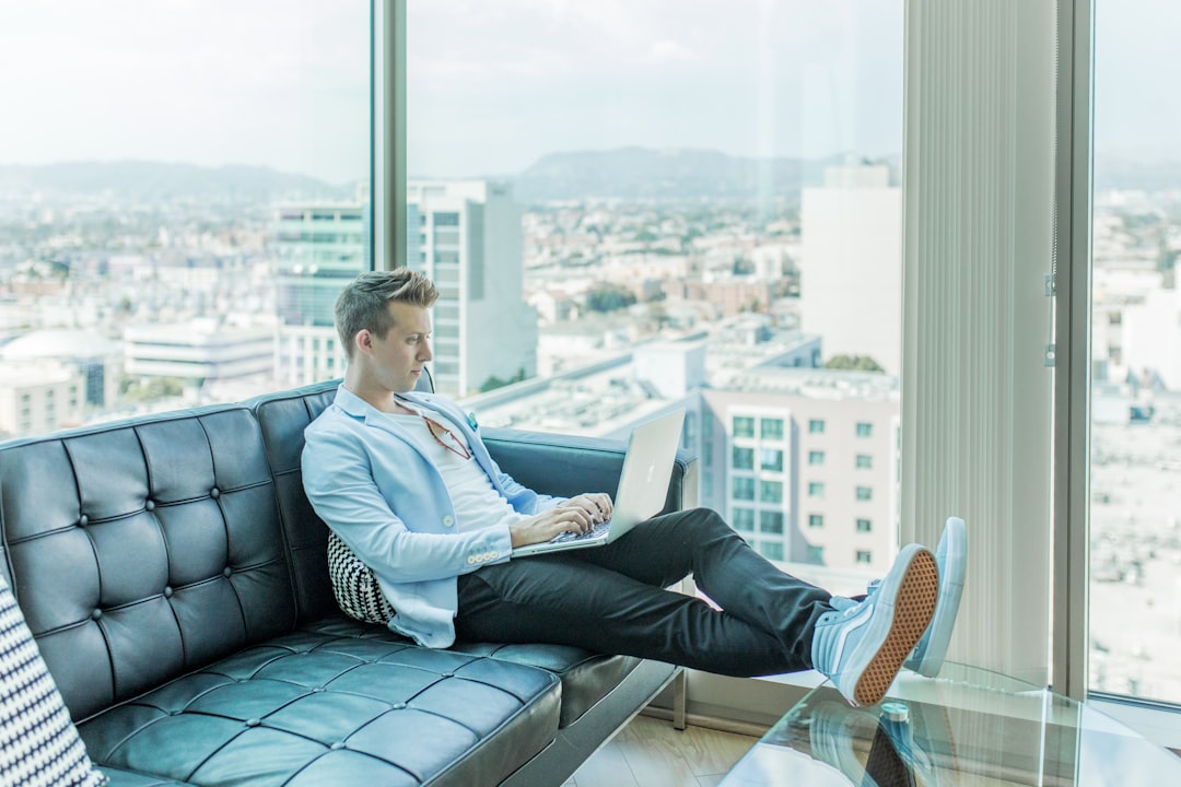 découvrez notre assurance professionnelle tous risques, conçue pour protéger votre entreprise contre une variété de risques. profitez d'une couverture adaptée à vos besoins, d'une assistance personnalisée et d'une tranquillité d'esprit inégalée.