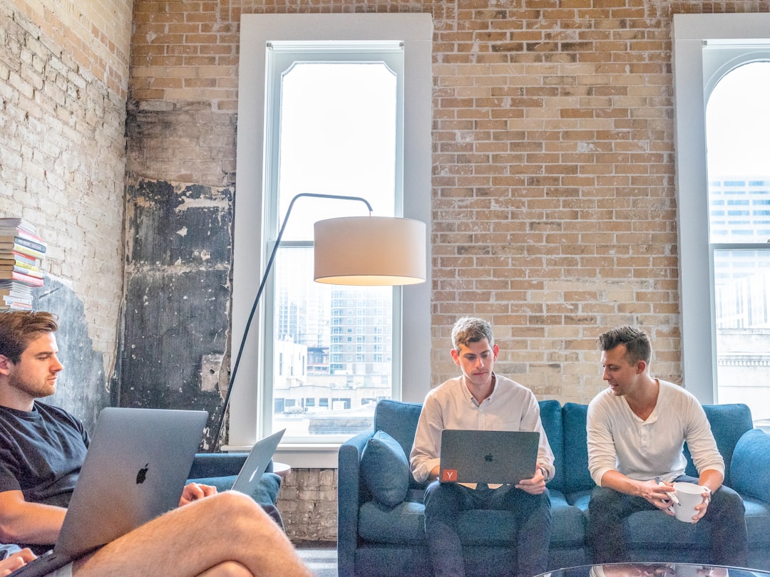 découvrez notre assurance multi-risques professionnelle, conçue pour protéger votre entreprise contre divers aléas. bénéficiez d'une couverture complète et adaptée à vos besoins spécifiques pour garantir votre sérénité et sécuriser votre activité.