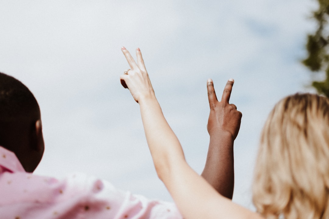 découvrez l'importance de l'égalité des sexes dans notre société moderne. explorez les enjeux, les défis et les initiatives qui visent à promouvoir l'équité entre les genres et à garantir que chacun, indépendamment de son genre, ait les mêmes droits et opportunités.